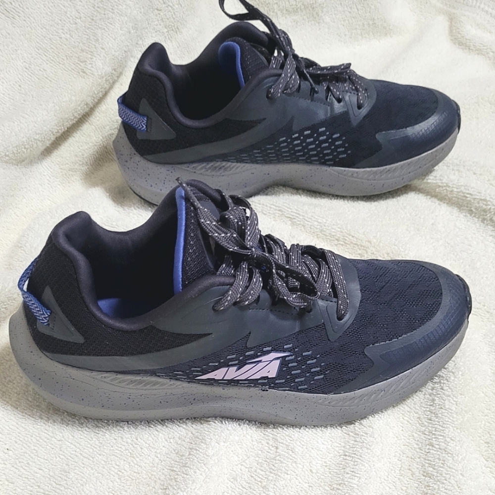 A pair of Avia Avi- Storm Athletic Shoe Navy, size 9